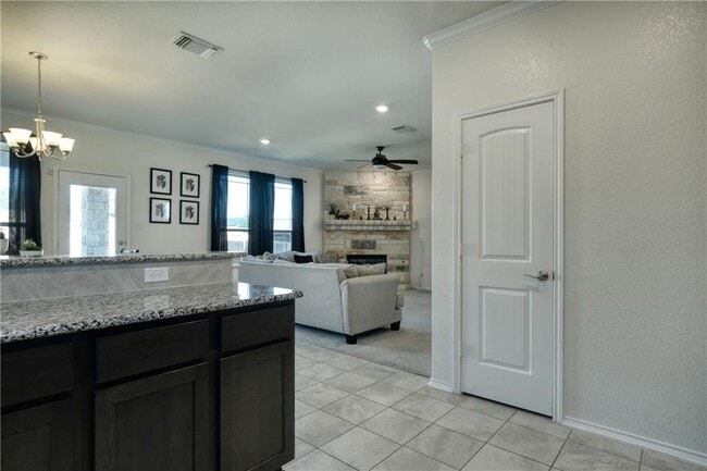 Building Photo - 521 Bradford Ln