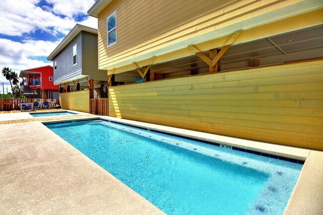 Building Photo - 1924 Eleventh Street-SI ID1023221P