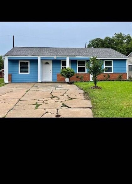 Building Photo - 8707 Flossie Mae St