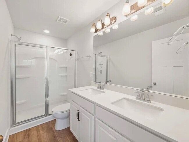 Building Photo - 109 Shallons Dr