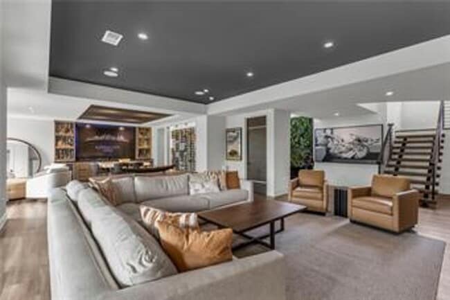 Building Photo - {5842} Luxury Rental in Forrest Ridge Esta...