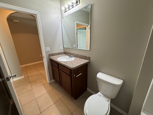Building Photo - Beautiful 4 BR / 2 BA Home in Winter Haven!