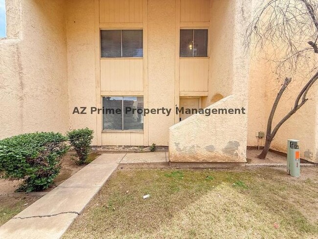 Building Photo - 4440 W Solano Dr N