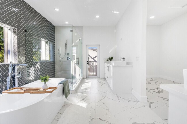 Building Photo - 7132 NW 62nd Terrace