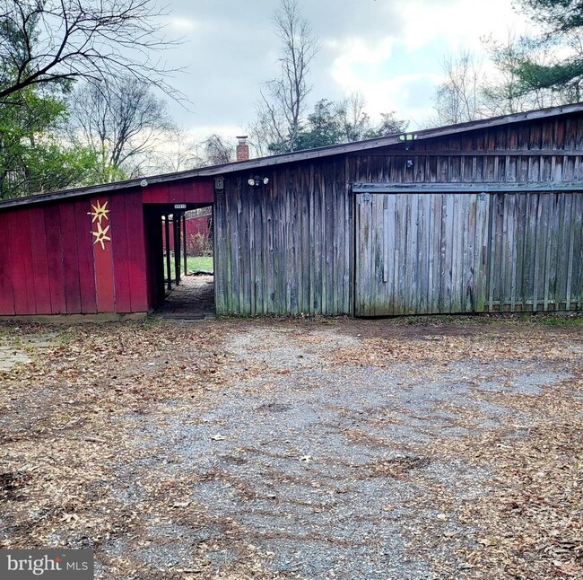 Building Photo - 39915 Thomas Mill Rd