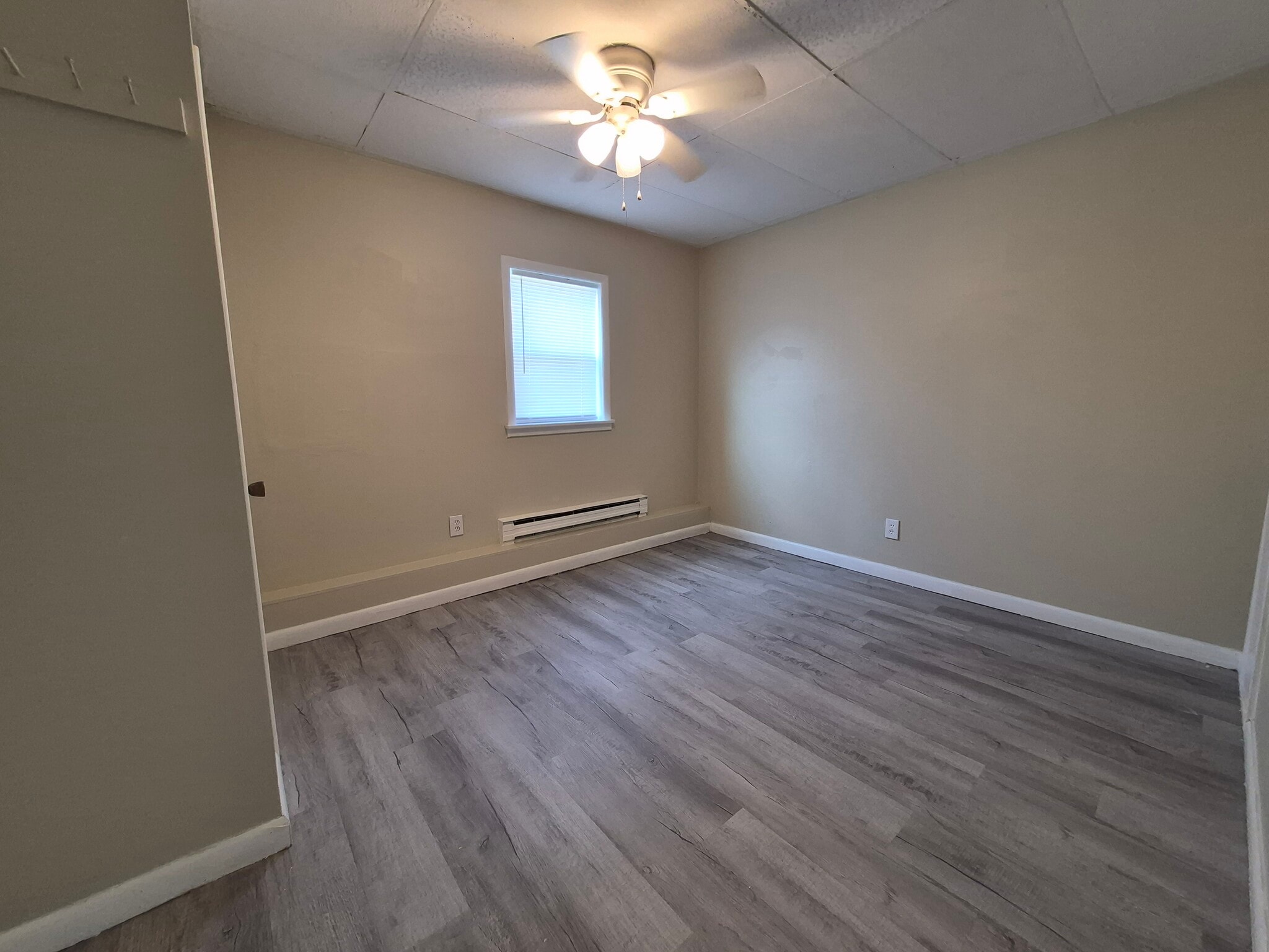 Bedroom 1 - 287 Mountain View Rd