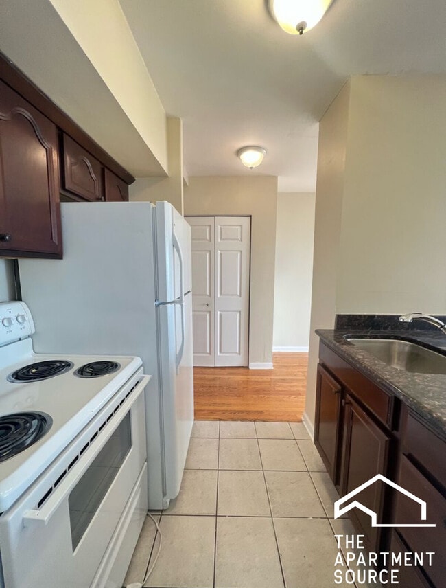 Building Photo - 4180 N Marine Dr