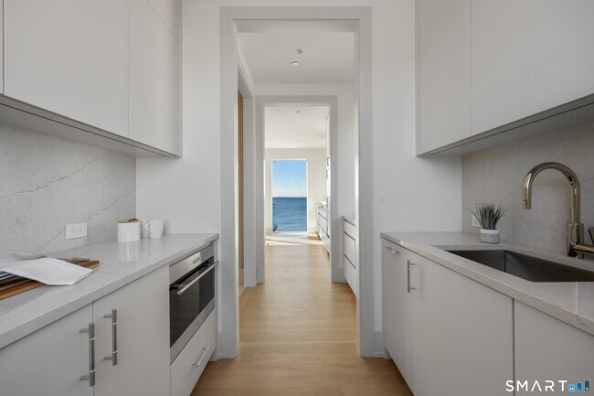 Building Photo - 14 Cockenoe Dr