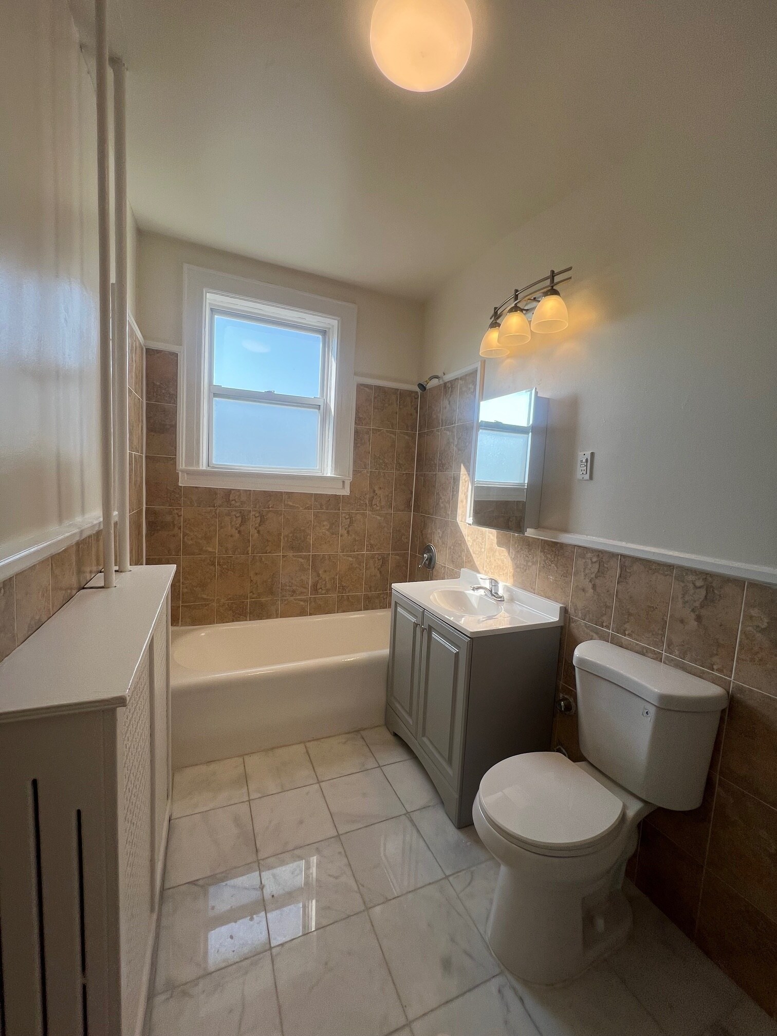 Building Photo - 155 Evergreen Pl