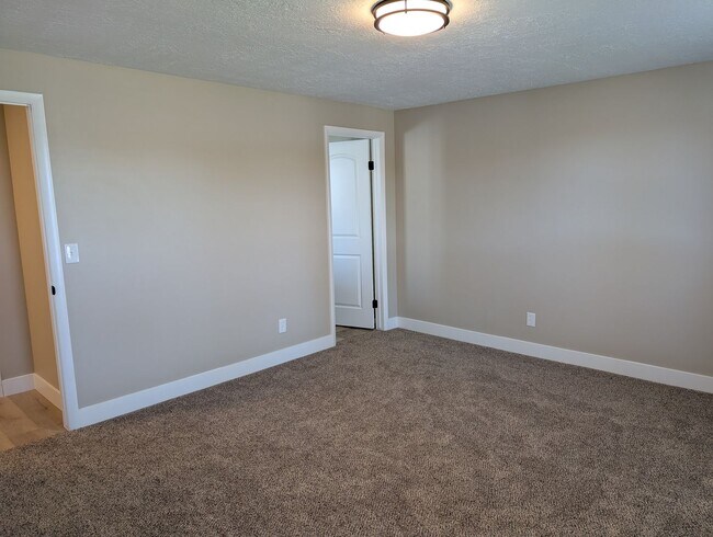 Building Photo - July FREE! Renovated 5-Bed Home + Optional...