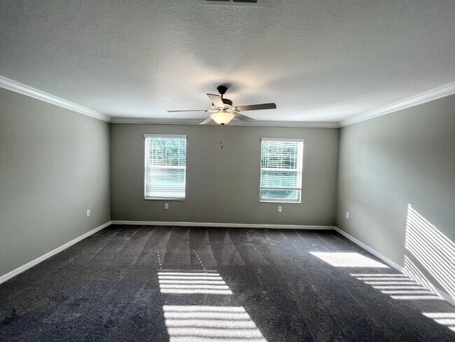 Building Photo - "Charming 3-Bed townhouse with Granite Accents, 2.5 Baths, 1650 Sq Ft – New Flooring and New Paint