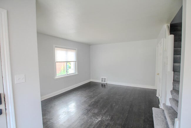 Building Photo - 5017 N Bay Ridge Ave