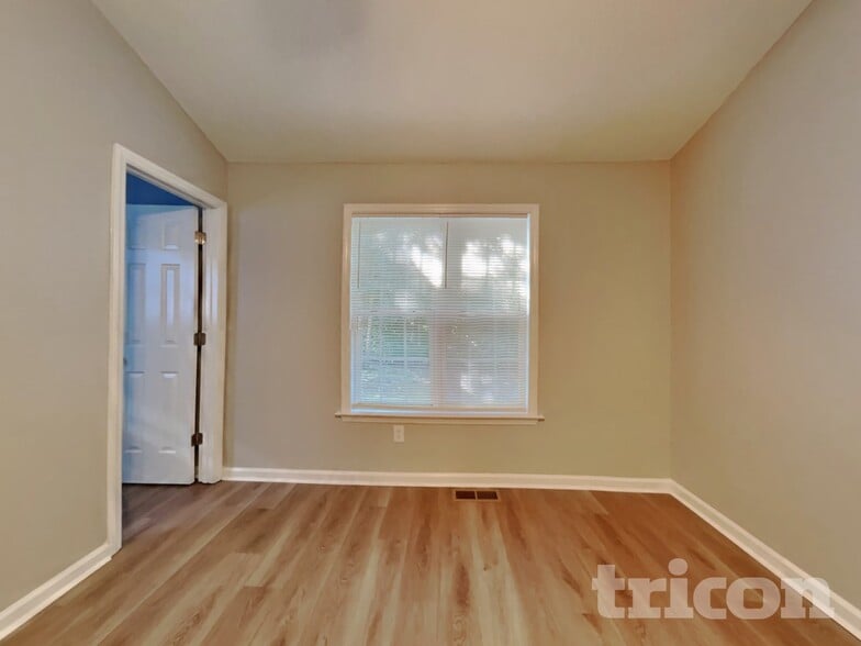 Building Photo - 125 Pinto Dr