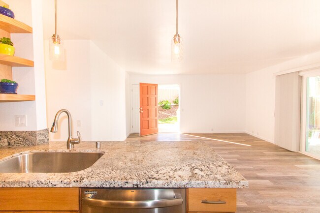 Building Photo - Elegantly Upgraded 2 Bed/1 Bath Condo in UTC with Private Patio/Washer & Dryer!