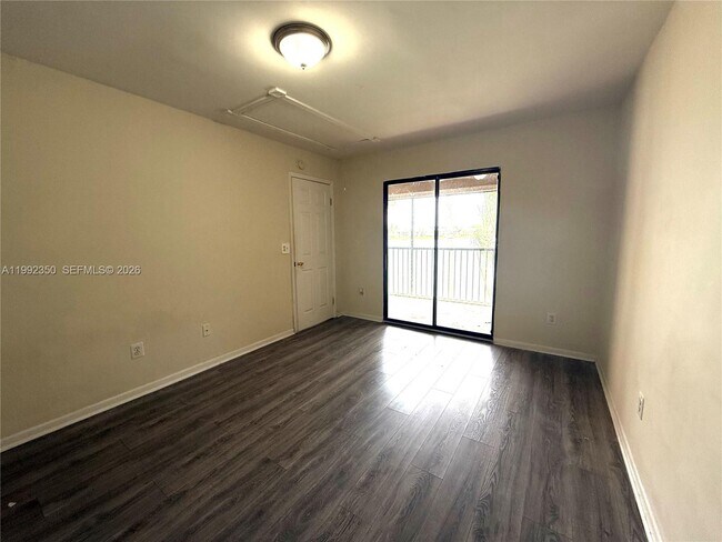 Building Photo - 800 Independence Dr