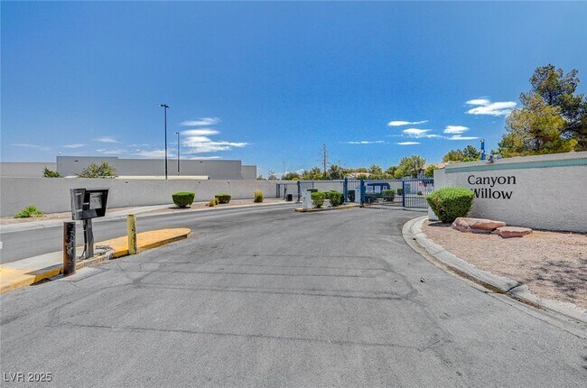 Building Photo - 5216 Mandalay Springs Dr