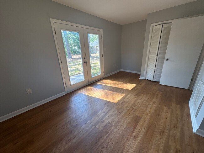 Building Photo - 315 Indian Trail