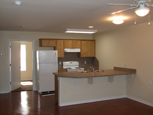 Primary Photo - 1113 Gregory St