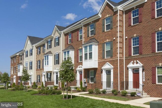 Building Photo - 9451 Ballard Green Dr