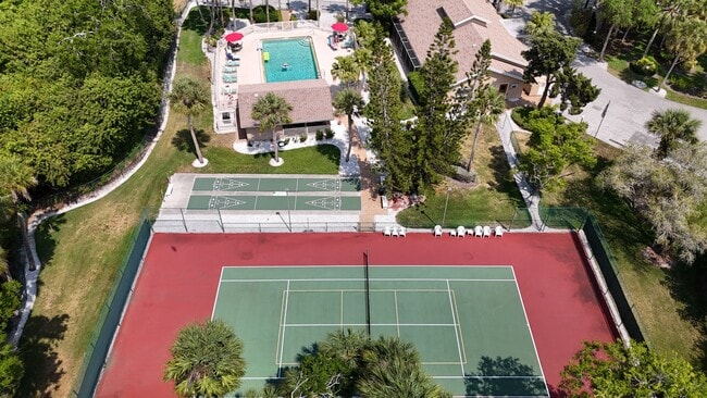 Building Photo - 5037 Village Garden Dr