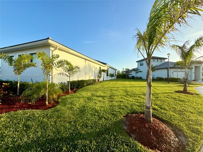 Building Photo - 11460 SW Pietra Wy