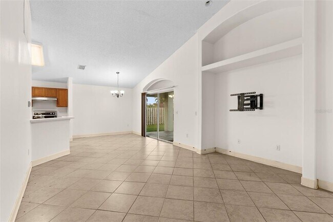 Building Photo - 212 Bent Oak Loop