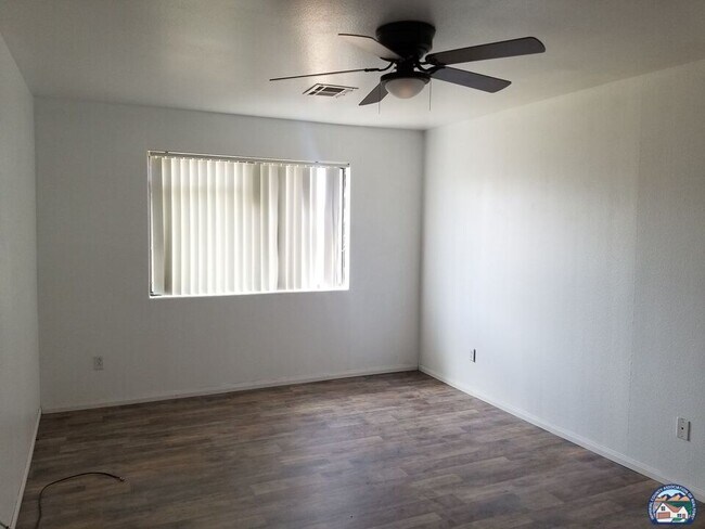 Building Photo - 1273 Court Ave