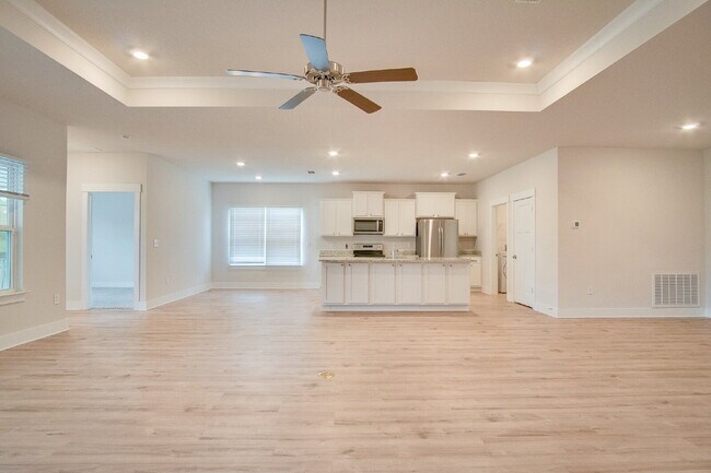 Building Photo - Deer Run 4BR/3BA Home – Solar, Community Pool & ½ Deposit for Active Military