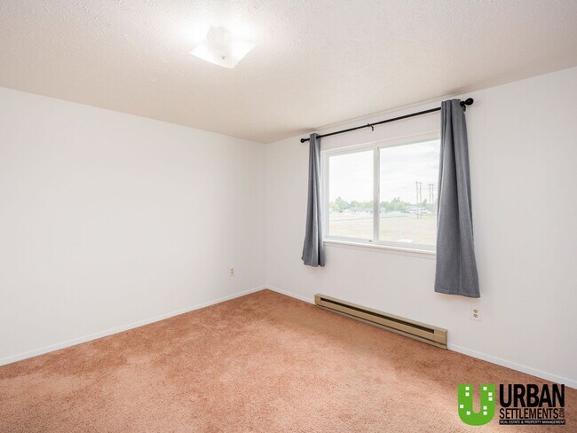 Building Photo - 4623 N Sullivan Rd