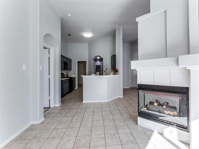 Building Photo - 1305 Greenbriar Ln