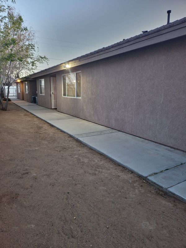 Building Photo - 16475 Vine St