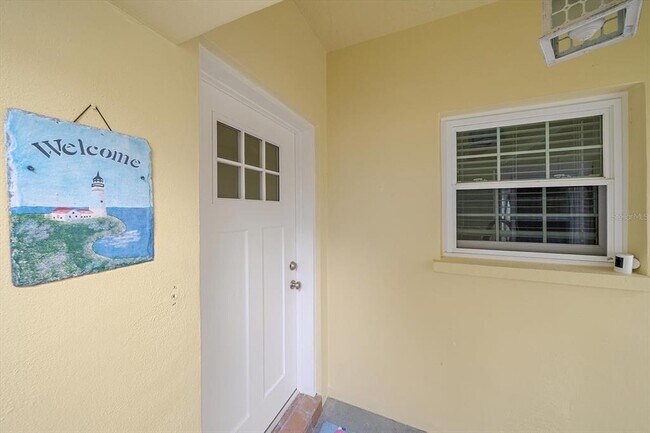 Building Photo - 5865 Tidewood Ave