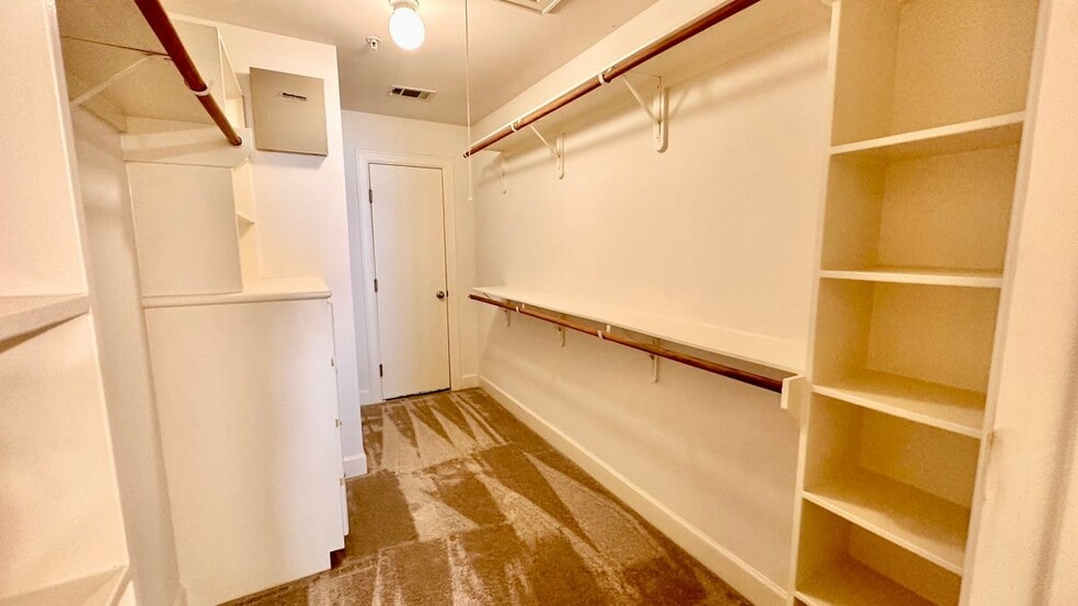 Building Photo - 2710 Hullsmith Dr