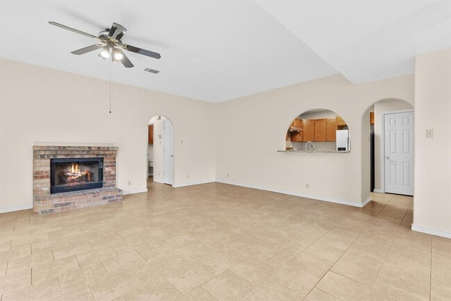 Building Photo - 2630 Gwendolyn Ln