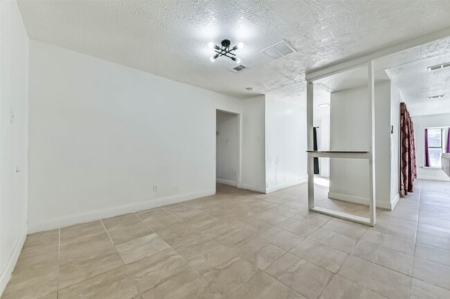Building Photo - 11411 Murr Way