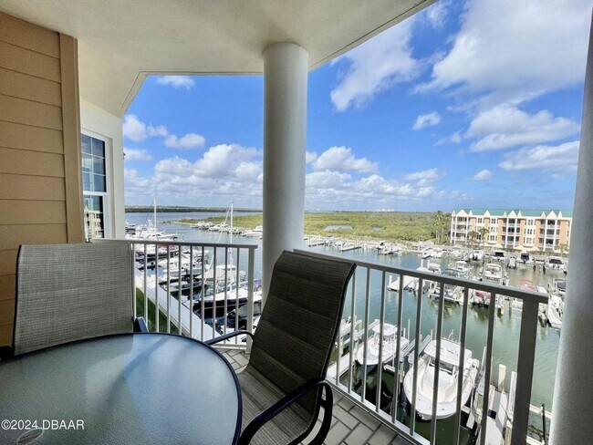 Building Photo - Furnished Harbour Village Condo!