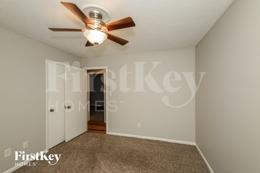 Building Photo - 303 Coalmont Rd