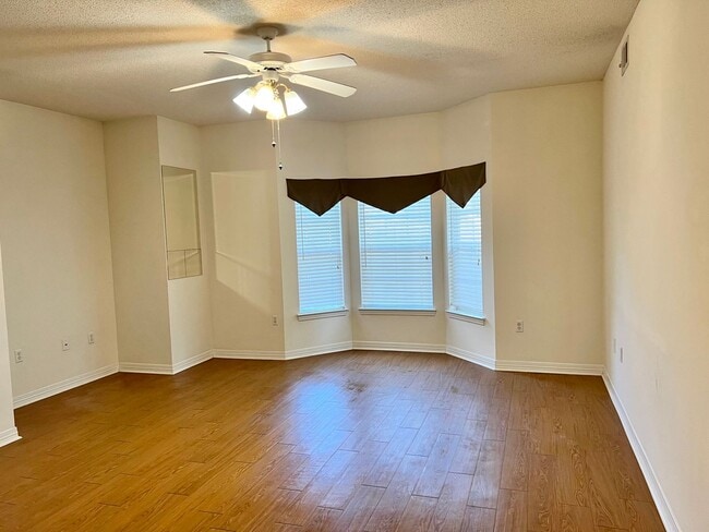 Building Photo - First floor unit!