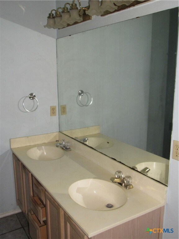 Building Photo - 4802 Shawn Dr