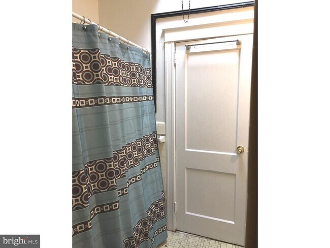 Building Photo - 41 Lamport Rd