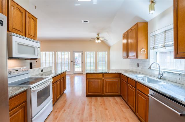 Building Photo - 5919 Willow Wood Ln
