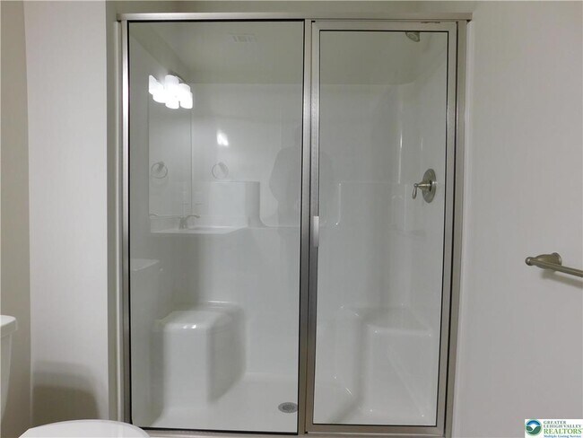 Building Photo - 1513 Maple St