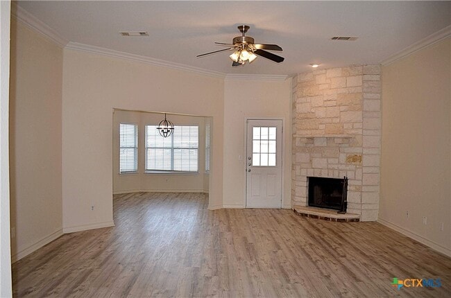 Building Photo - 305 Bermuda St