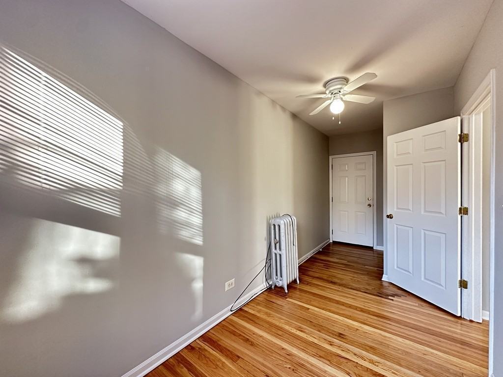 Building Photo - 914 W Dakin St