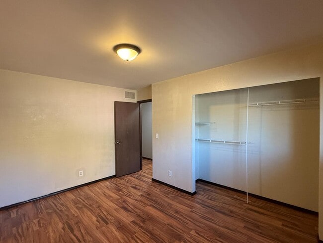 Building Photo - 5902 W Franklin St