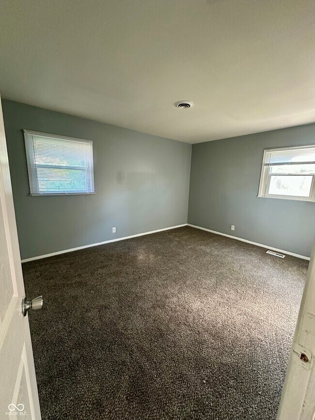 Building Photo - 3921 Malibu Dr