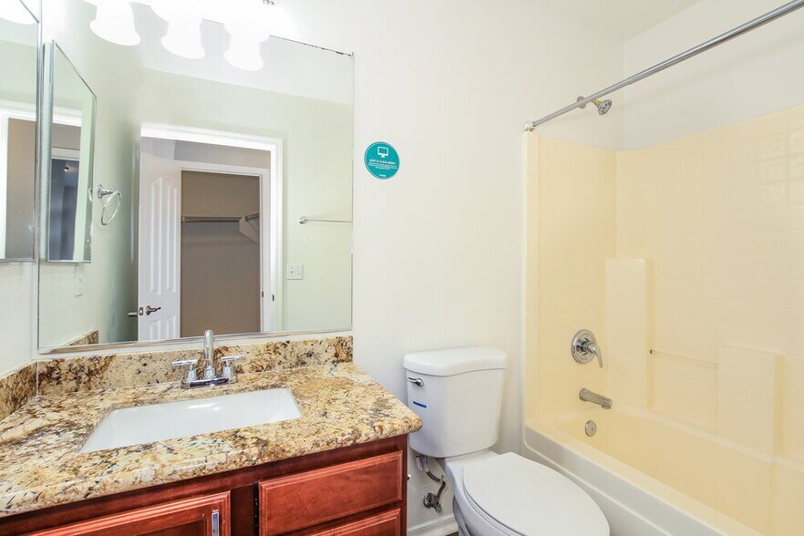 Building Photo - 11610 W Columbine Dr