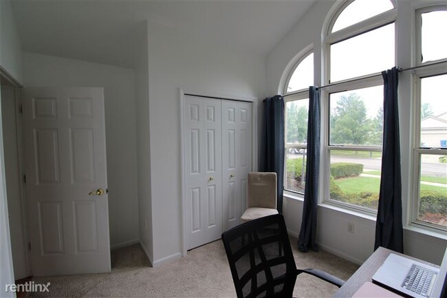 Building Photo - 5531 Redbud Ct