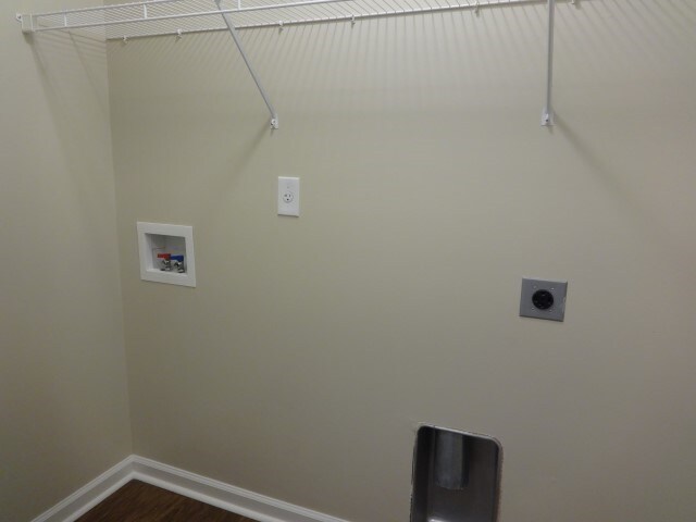 Building Photo - 1100 Briar Rose Ln