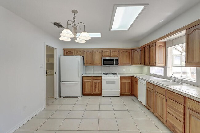 Building Photo - 15321 Dasmarines - 3/bed 2/bath $2,099/mo